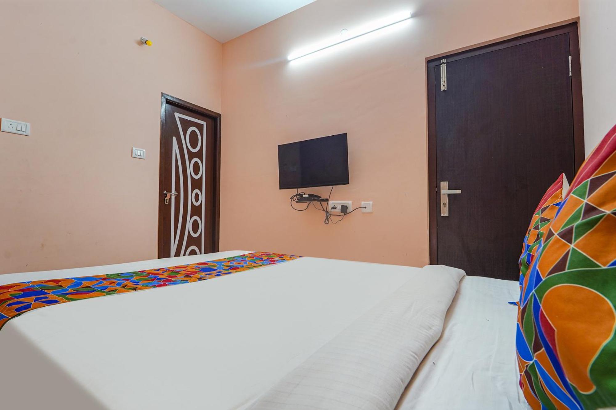 Fabexpress Its South East Residency Hotel Siruseri Exterior photo