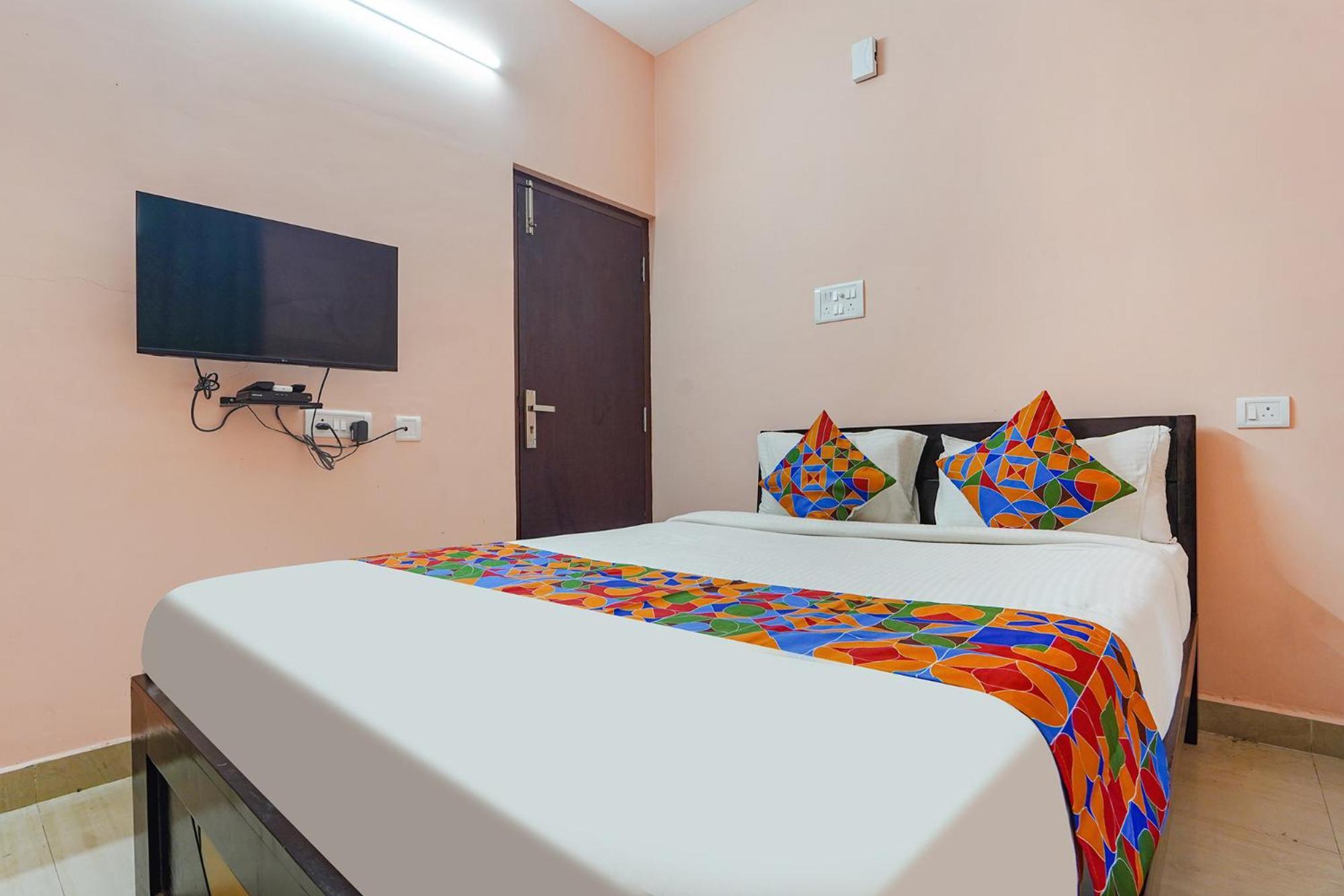 Fabexpress Its South East Residency Hotel Siruseri Exterior photo