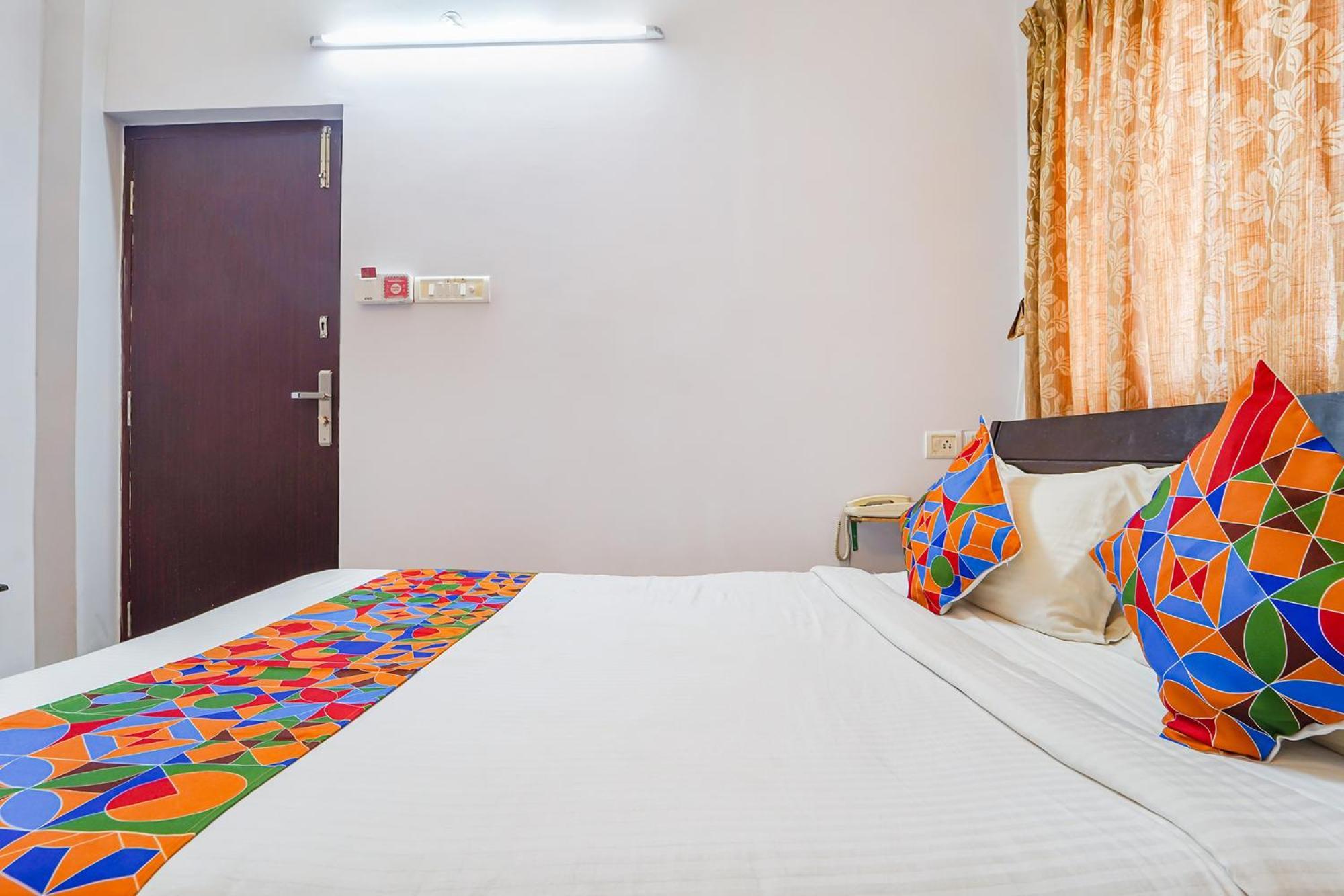 Fabexpress Its South East Residency Hotel Siruseri Exterior photo
